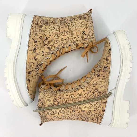 Free People NWOT Feels Good To Be Lost Lug Sole Hiker Boots, 40 - Picture 2 of 16